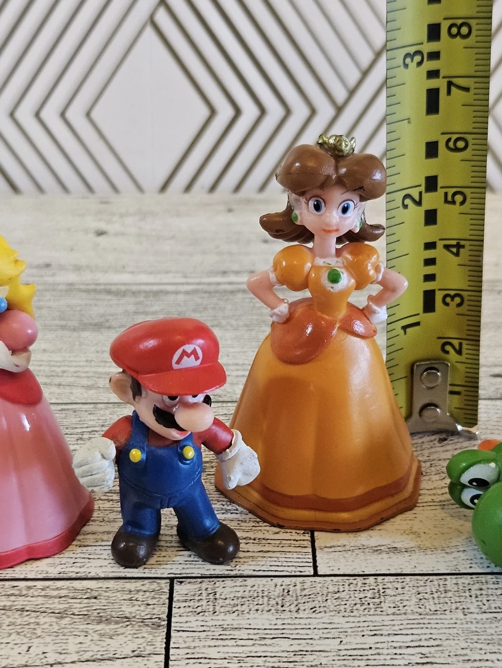 Nintendo Super Mario Figures Princess Peach Princess Daisy Mario Yoshi